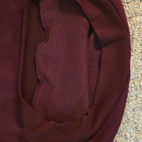 Comfrt Minimilist Hoodie Maroon Size Large - Picture 3 of 5